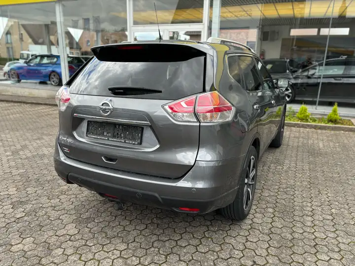 Left hand drive NISSAN X TRAIL 1.6 dCi Xtronic 360